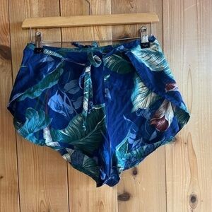 Amazing Vintage Hawaiian Wrap shorts